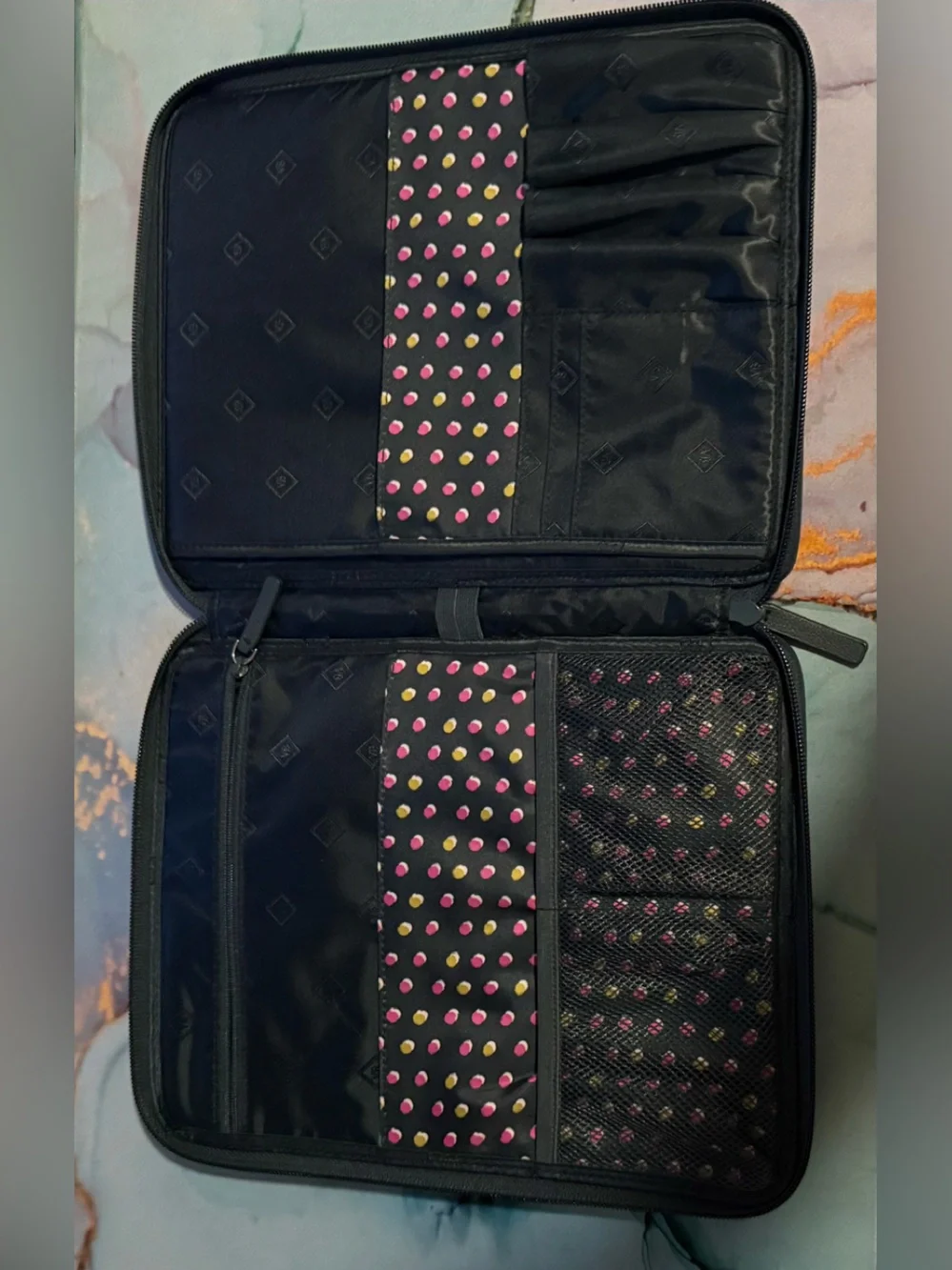 Vera Bradley Green Falling Slower Pattern Quilted Tablet Organizer Case